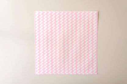 Bienenwachstuch 30x30 cm - Muster Zickzackwellen - rosa